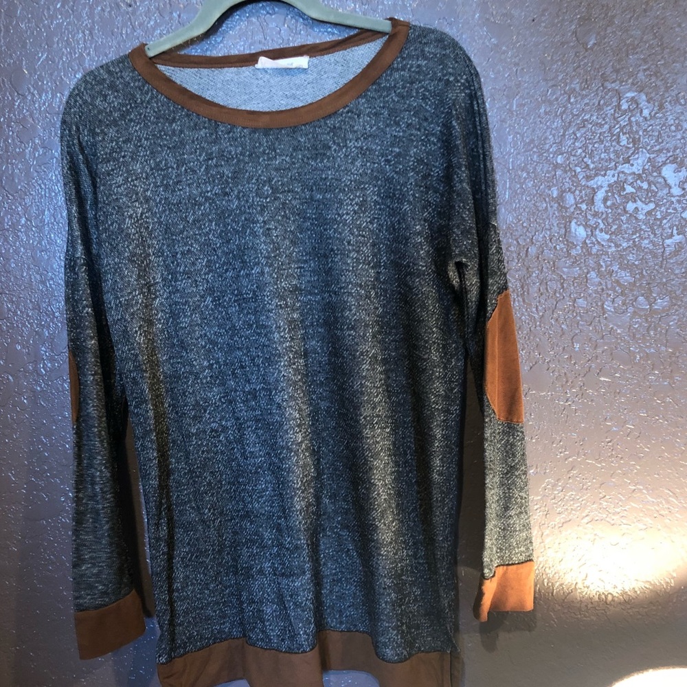 Sweater - Picture 1 of 2